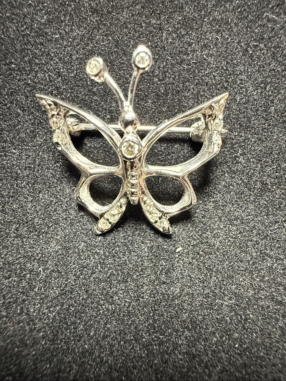 14k white GOLD Butterfly Brooch with Diamonds 23mm (L) x 22mm (H)
